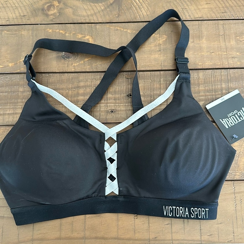 NWT Victoria Secret Sports Bra Incredible Lightweight - 34C